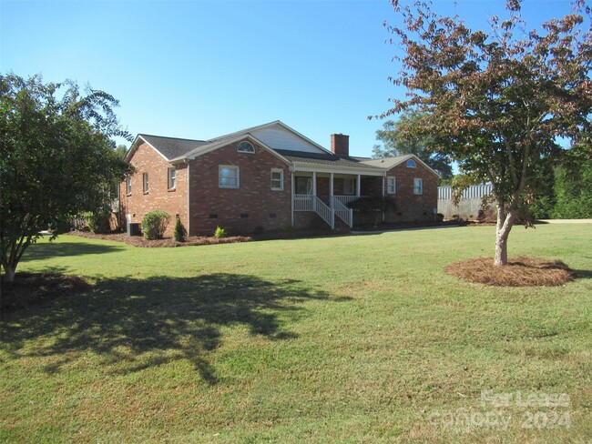 7800 Cherry Point Dr in Denver, NC - Foto de edificio - Building Photo