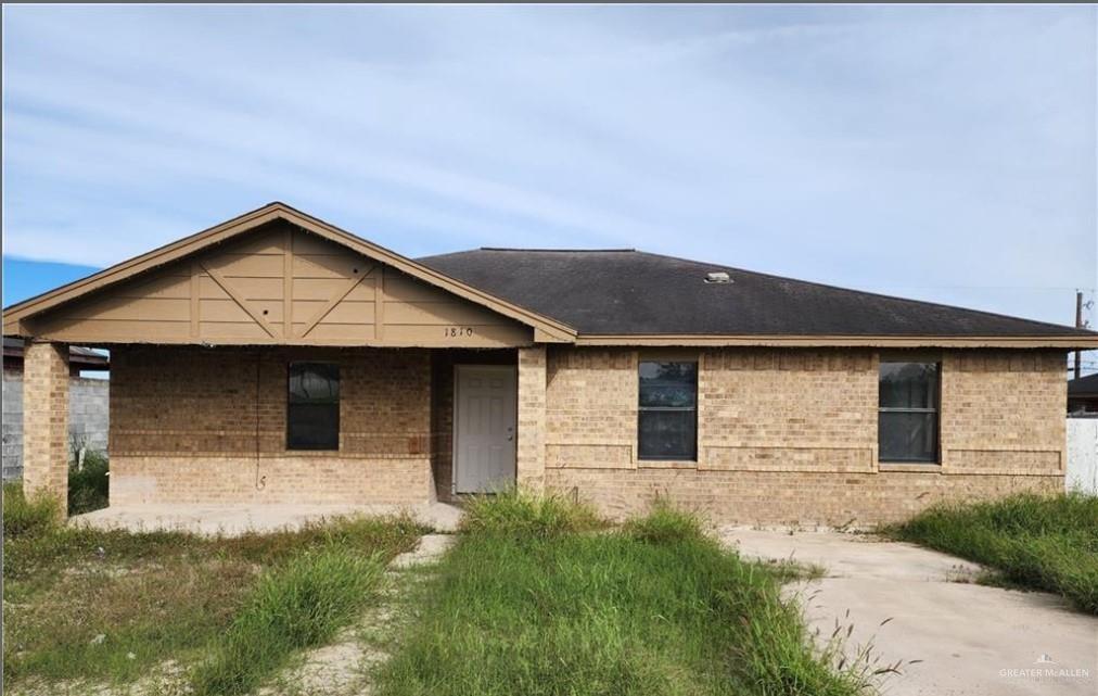 1810 Plainview St in Rio Grande City, TX - Building Photo