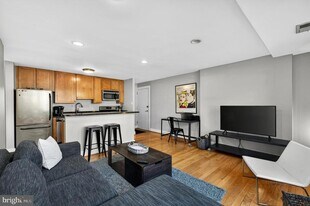 4840 MacArthur Blvd NW in Washington, DC - Building Photo