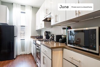 Private bedroom in 4 bed/1 bath Home in New York, NY - Building Photo - Building Photo