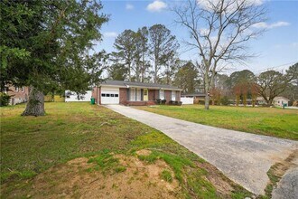 2479 Yolanda Trail in Ellenwood, GA - Building Photo - Building Photo
