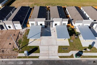 18 Whetstone Ave-Unit -4 in McAllen, TX - Building Photo - Building Photo