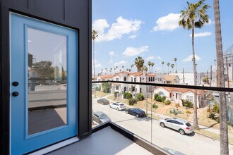 1416 S Orange Dr in Los Angeles, CA - Foto de edificio - Building Photo