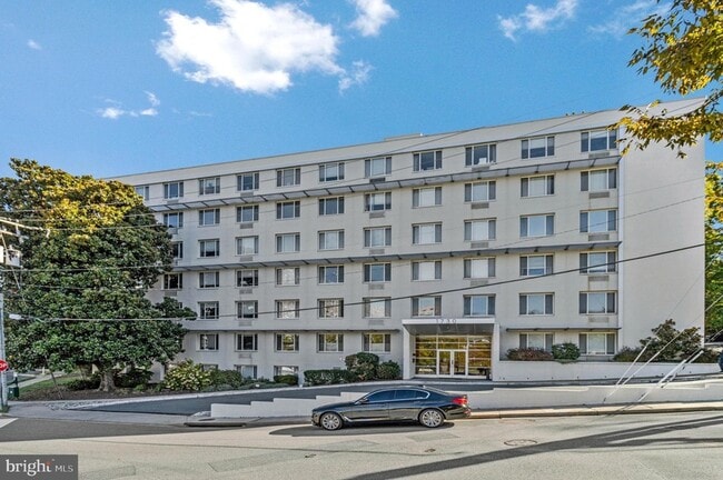 property at 1730 Arlington Blvd