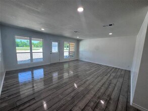 7261 TX-276 in Point, TX - Foto de edificio - Building Photo