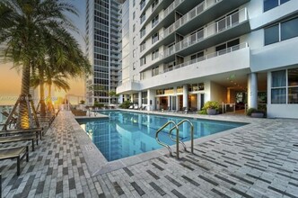 215 N New River Dr E in Fort Lauderdale, FL - Building Photo - Building Photo