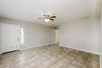 413 Shamrock Rd in Brandon, FL - Building Photo - Building Photo