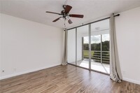 9431 Live Oak Pl, Unit 109 in Davie, FL - Building Photo - Building Photo