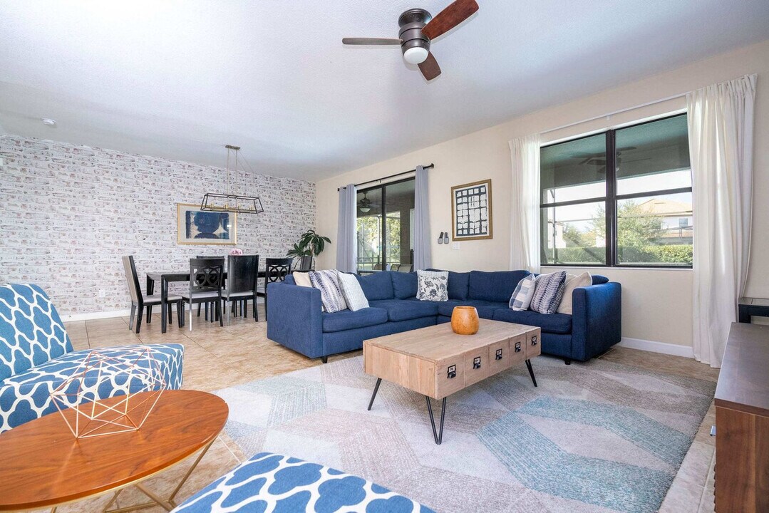 1416 Moon Valley Dr in Four Corners, FL - Building Photo