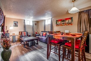 17 Yosemite St in Denver, CO - Building Photo