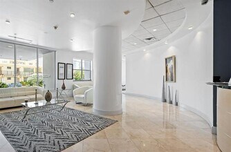 401 69th St, Unit 1000 in Miami, FL - Foto de edificio - Building Photo