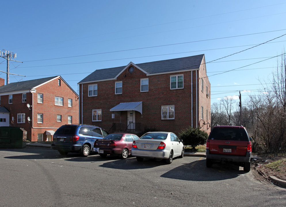 831 Fairview Ave in Takoma Park, MD - Building Photo