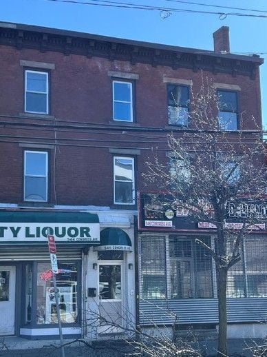 property at 546 Congress Ave