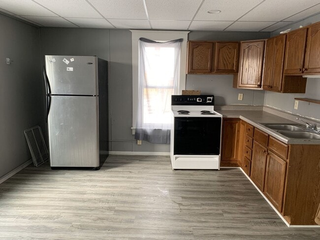 property at 110 E 4th Ave