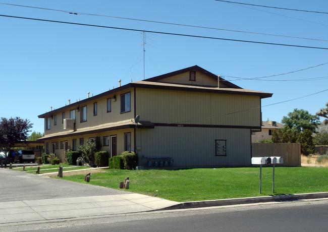 16041 Orange St in Hesperia, CA - Building Photo - Building Photo