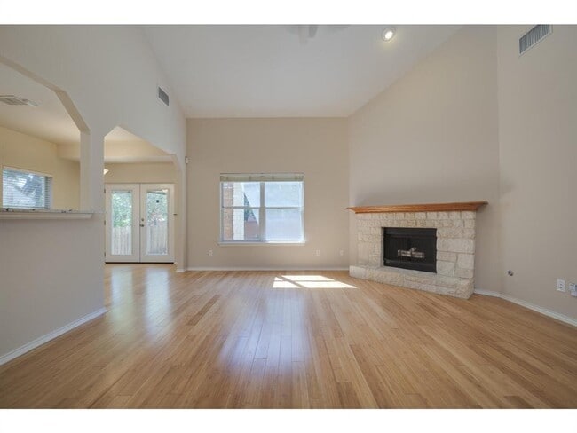 5709 Pecanwood Ln in Austin, TX - Building Photo - Building Photo