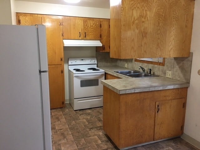 951 NW Portland Ave in Bend, OR - Foto de edificio - Building Photo