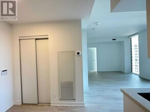 30 Tretti Wy in Toronto, ON - Building Photo - Building Photo