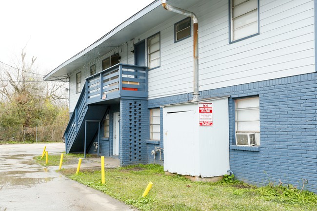 Del Rio Apartments in Houston, TX - Building Photo - Building Photo