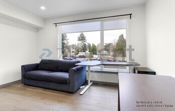 11903 NE 128th St in Kirkland, WA - Building Photo - Building Photo