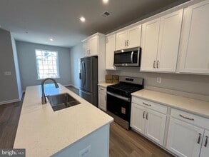 8269 Knight Station Way in Manassas, VA - Building Photo - Building Photo
