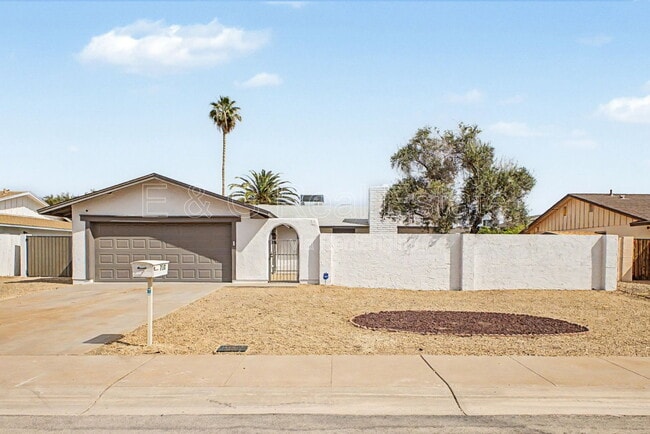 710 E Bell De Mar Dr in Tempe, AZ - Building Photo - Building Photo