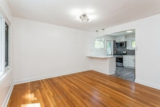 62 Buff Rd in Tenafly, NJ - Building Photo - Building Photo