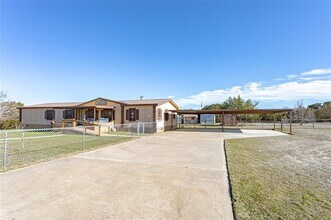 907 Neptune Dr in Granbury, TX - Building Photo - Building Photo