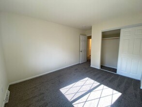 3 Bedroom Condo in Milwaukee, WI - Building Photo - Building Photo