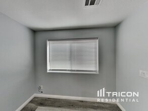 6731 Scarlet Star Ave in Las Vegas, NV - Building Photo - Building Photo