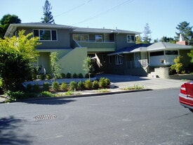 335 Willow Ave, Unit 2 in Corte Madera, CA - Building Photo