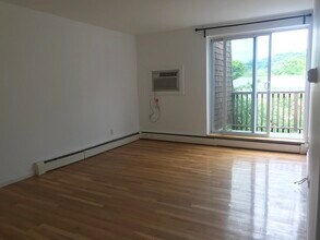 142 Kenrick St, Unit 38 in Boston, MA - Building Photo - Building Photo