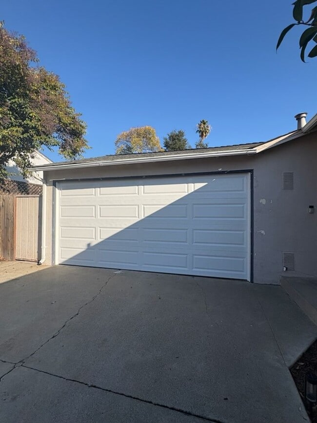 322 Lee Ave in Livermore, CA - Building Photo - Building Photo