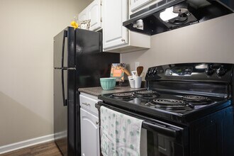 Greenfield Apartment Homes in Grand Rapids, MI - Building Photo - Interior Photo
