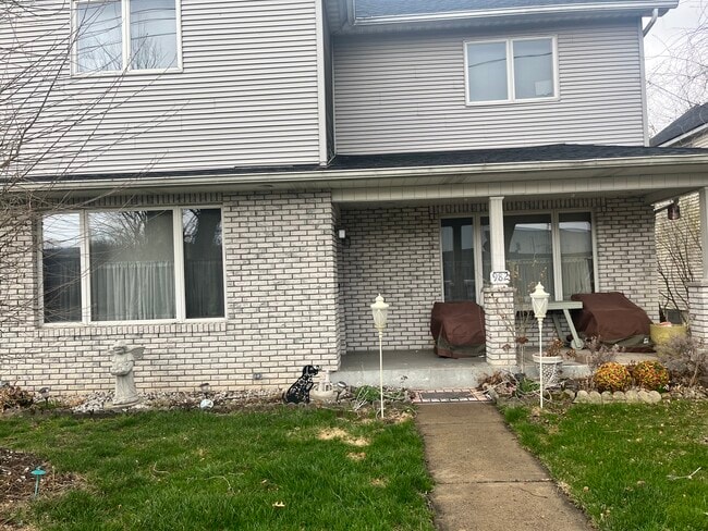 982 Wood St, Unit 2ND FL, Unit 2ND FL