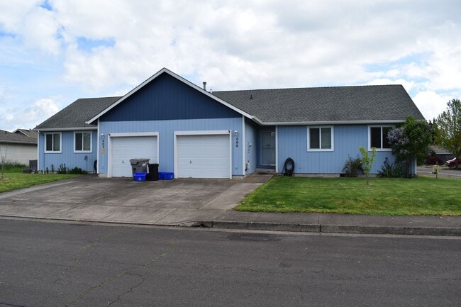 property at 469 Hummingbird St SE