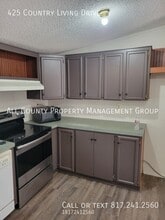 425 Country Living Dr in Newark, TX - Building Photo - Building Photo