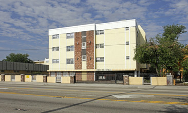 Ocean King Apartments in North Miami, FL - Building Photo - Building Photo