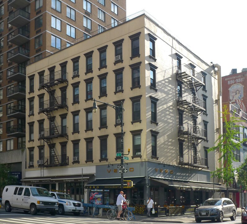 1004-1008 Second Ave in New York, NY - Foto de edificio