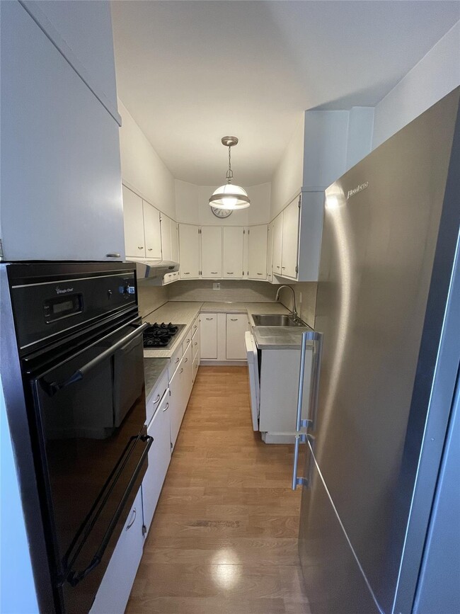 property at 115 Wolfs Ln