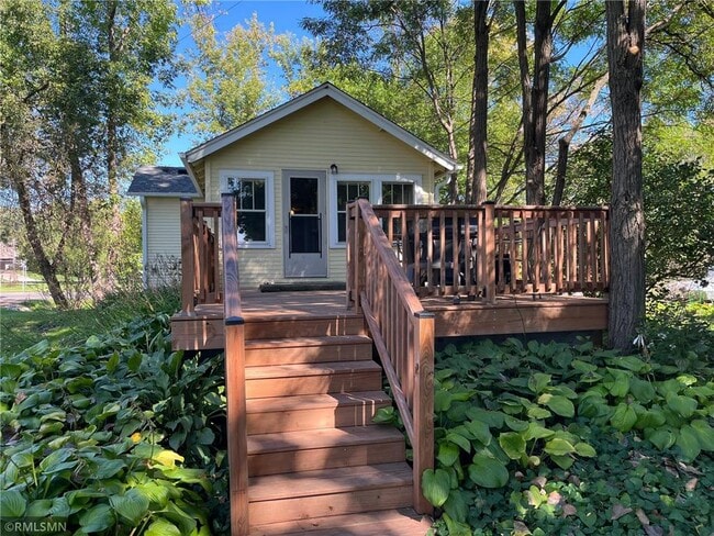 property at 253 Peninsula Rd