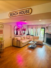 8300 Manitoba St-Unit -8300 Manitoba Street in Los Angeles, CA - Building Photo - Building Photo