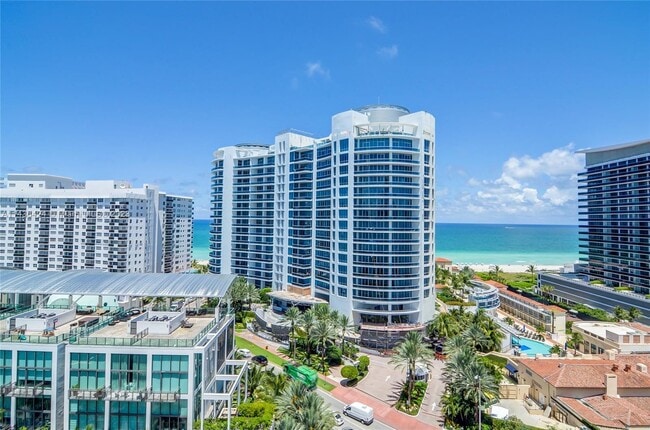 5900 Collins Ave, Unit 1580 in Miami Beach, FL - Foto de edificio - Building Photo