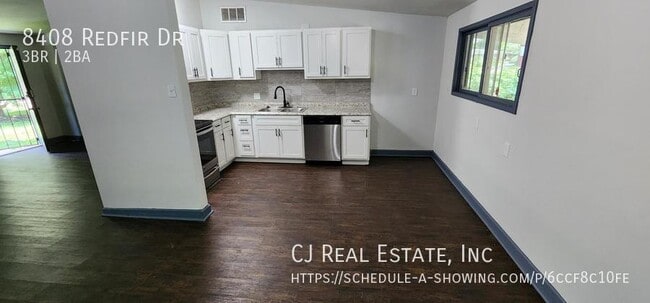 8408 Redfir Dr in Berkeley, MO - Foto de edificio - Building Photo