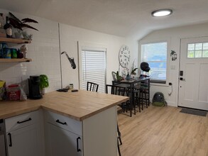 2043 16th Ave S in St. Petersburg, FL - Building Photo - Building Photo