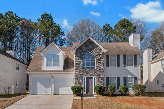 2921 Russ Ln in Lithonia, GA - Building Photo - Building Photo