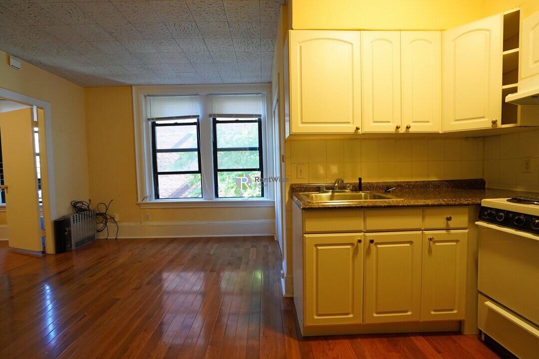 1455 Beacon St in Brookline, MA - Building Photo