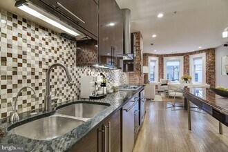 1617 Swann St NW in Washington, DC - Foto de edificio - Building Photo