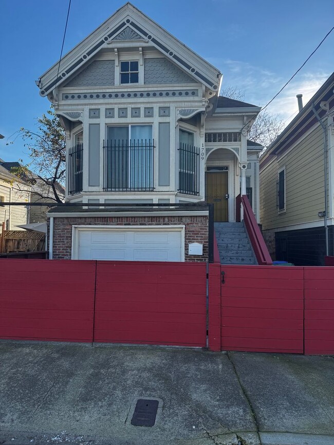 1709 Goss St in Oakland, CA - Building Photo - Building Photo