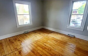 850 Fulton St W in Grand Rapids, MI - Building Photo - Building Photo